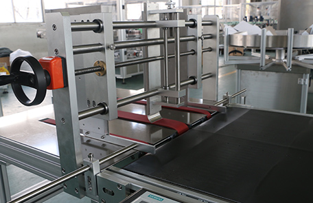 紙類分頁貼標機