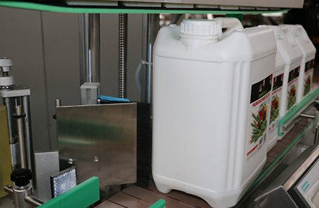 側(cè)面貼標(biāo)機(jī)