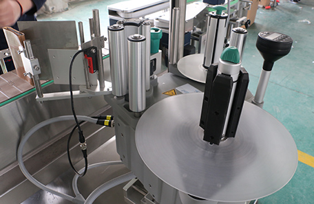 方罐多面貼標機