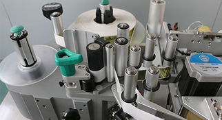 定位貼標(biāo)機(jī)是怎么工作的